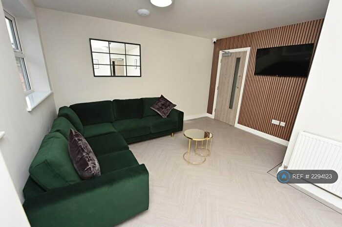 6 Bedroom Flat To Rent In Derby Street, Ormskirk, L39