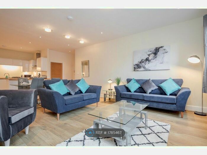 2 Bedroom Flat To Rent In Victoria House, Maidenhead, SL6