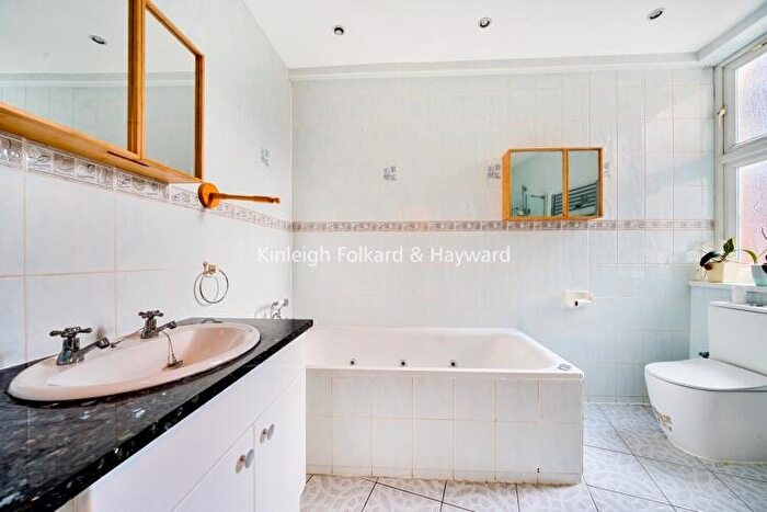 4 Bedroom House To Rent In Fitzwarren Gardens London, N19