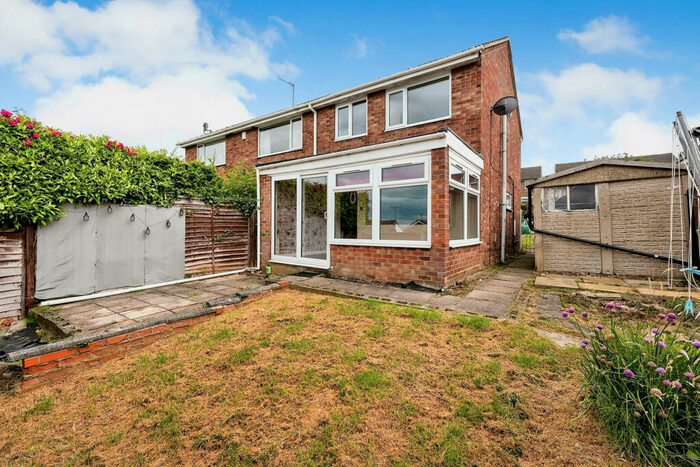 3 Bedroom Semi-Detached House For Sale In Fifth Avenue, Grantham, NG31