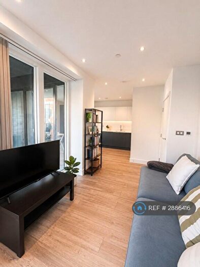 1 Bedroom Flat To Rent In Murdoch Court, London, E3