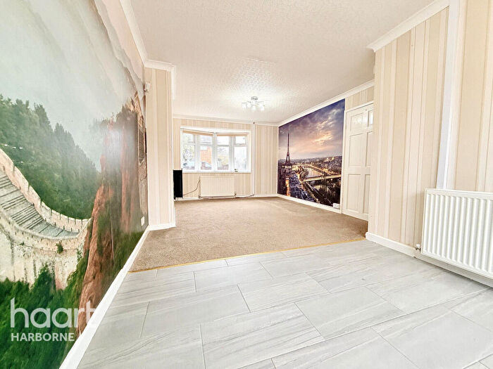 3 Bedroom Semi-Detached House To Rent In Kelfield Avenue, Harborne, B17