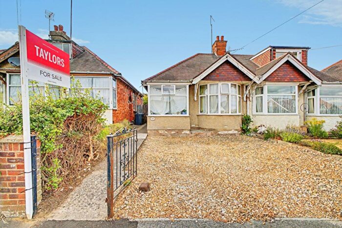 2 Bedroom Bungalow For Sale In Franklin Crescent, Northampton, Northamptonshire, NN5