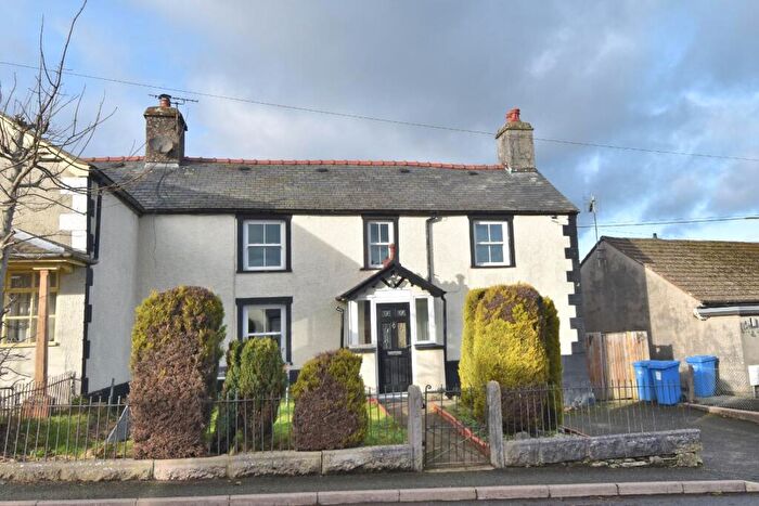 3 Bedroom Semi-Detached House For Sale In Clawddnewydd, Ruthin, LL15