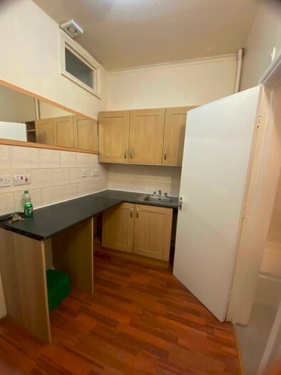 Studio To Rent In Camberwell Church Street, Cambrewell, London, SE5