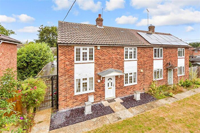 2 Bedroom Semi-detached House For Sale In The Weavers, Headcorn, Ashford, Kent, TN27