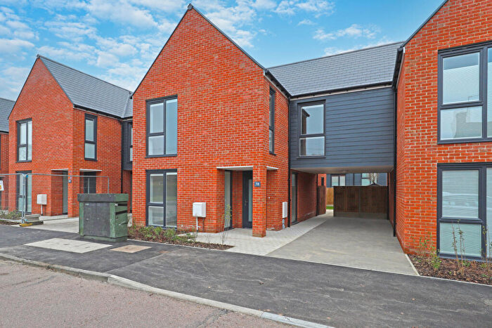 4 Bedroom Link Detached House To Rent In Willingale Road, Loughton, Essex, IG10
