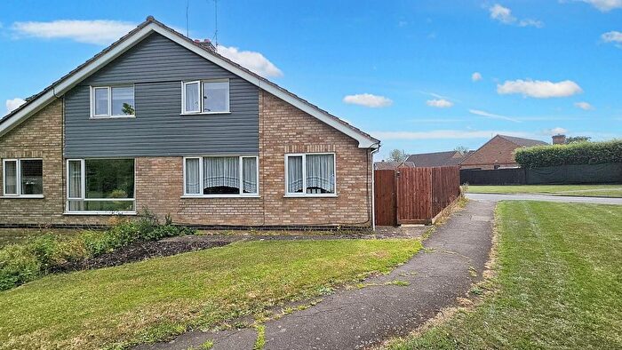 3 Bedroom Semi Detached House For Sale In London Road, Roade, NN7