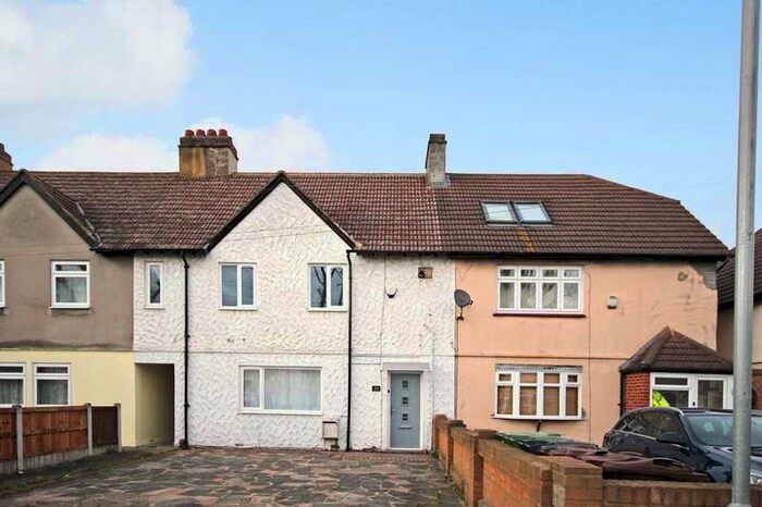 4 Bedroom Terraced House To Rent In South Road, Chadwell Heath, Romford, RM6