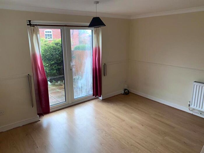 2 Bedroom Semi-Detached House To Rent In Ardleigh Green, Luton, Bedfordshire, LU2