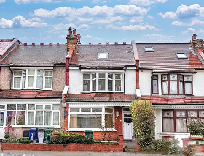 1 Bedroom Property To Rent In Priory Villas, Colney Hatch Lane, N11