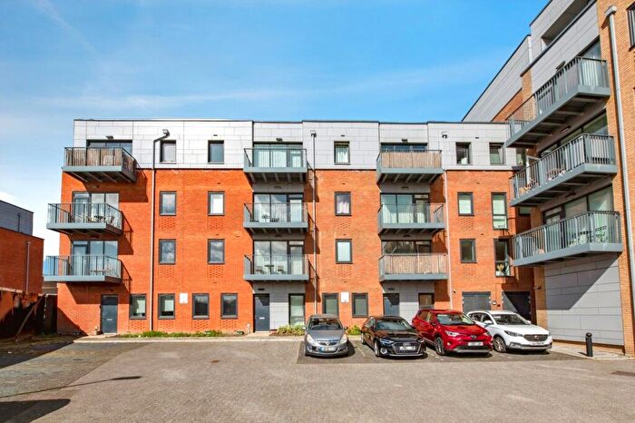 2 Bedroom Flat For Sale In Vauxhall Place, Dartford, Kent, DA1