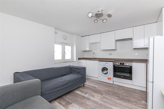 5 Bedroom House Of Multiple Occupation To Rent In Elm Grove, Brighton, BN2