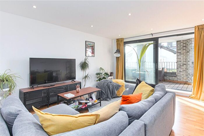 2 Bedroom Apartment To Rent In Prince Edward Road, Hackney Wick, London, E9