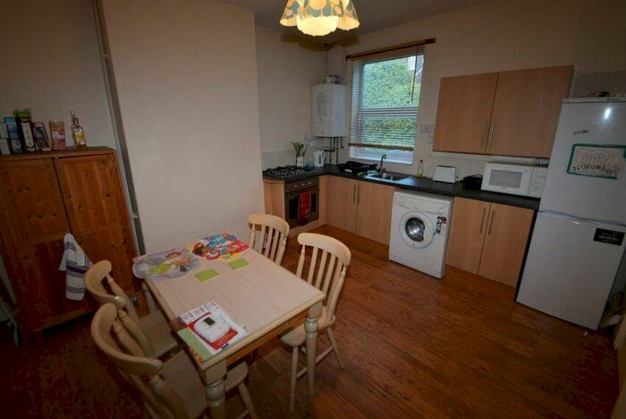 2 Bedroom Flat To Rent In A Ecclesall Road, Sheffield, S11