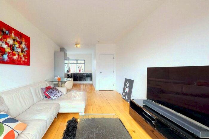 2 Bedroom Apartment To Rent In Davenant Street, Whitechapel, London, E1