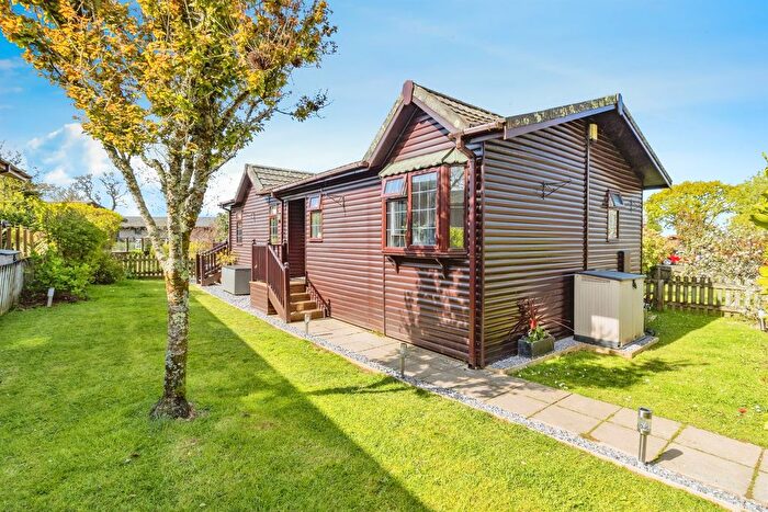 2 Bedroom Mobile/park Home For Sale In The Thatches Holiday Village, Ivybridge, PL21