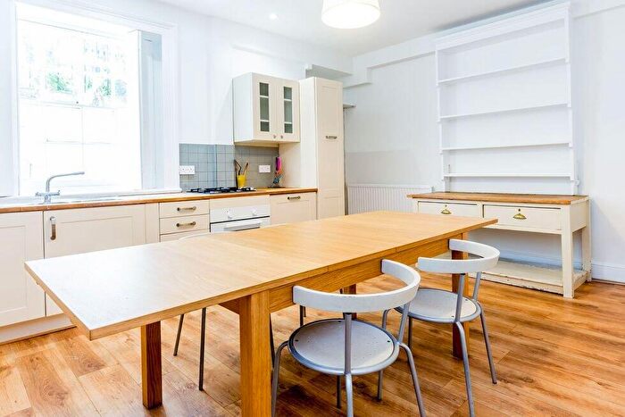 1 Bedroom Flat To Rent In Mornington Terrace, Camden / Regents Park, NW1