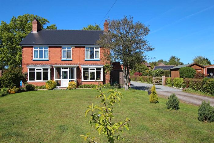 3 Bedroom Detached House For Sale In Caistor Road, Market Rasen, LN8