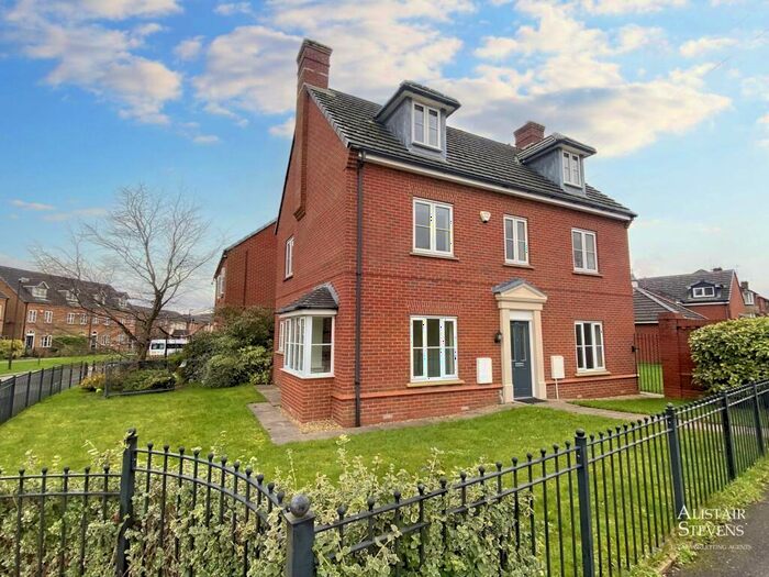 6 Bedroom Detached House For Sale In Highbarn Road, Oldham, OL2