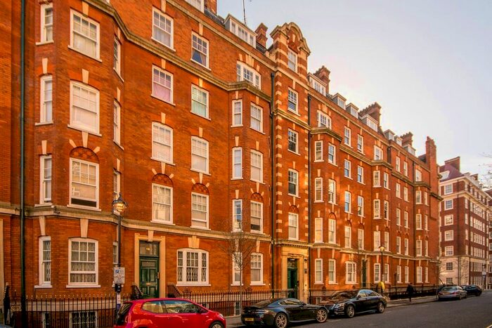 4 Bedroom Flat To Rent In Brown Street, Marylebone, London, W1H