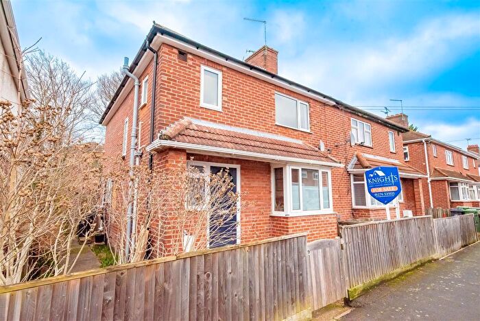 3 Bedroom Semi-Detached House For Sale In Moorlands Road, Camberley, GU15