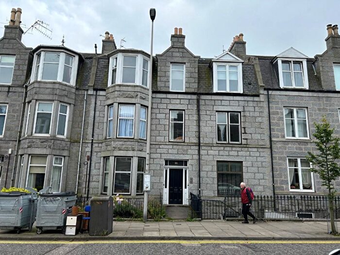 1 Bedroom Flat To Rent In Union Grove, West End, Aberdeen, AB10