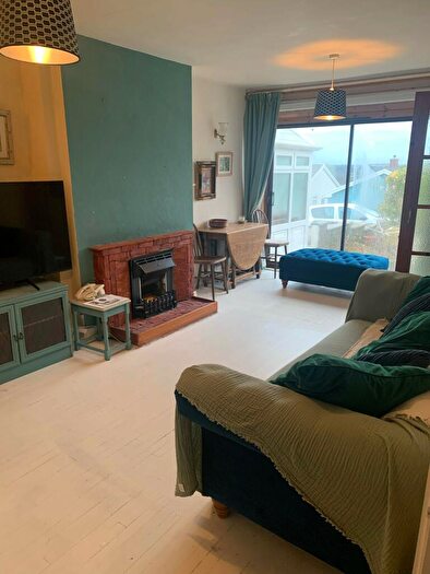 2 Bedroom House To Rent In Tenby, SA70