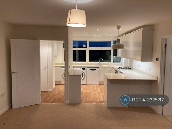 2 Bedroom Flat To Rent In Mottingham Lane, London, SE9