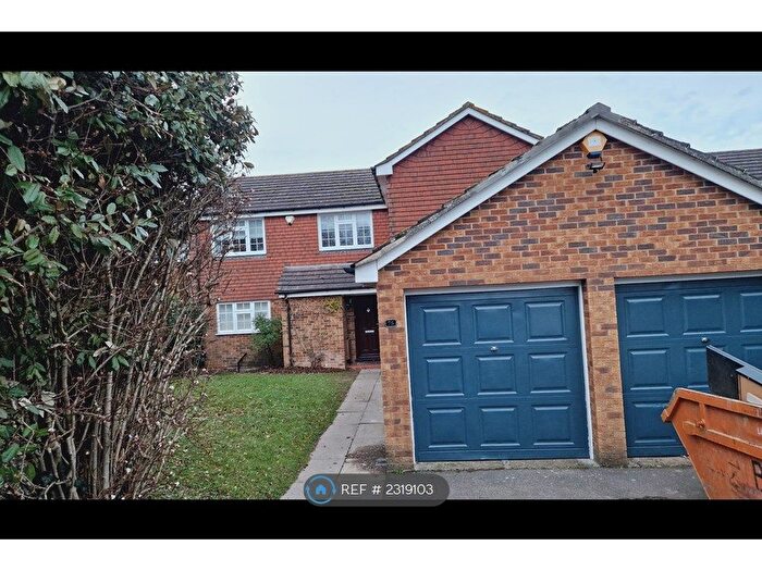 5 Bedroom Detached House To Rent In Durand Road, Earley, Reading, RG6