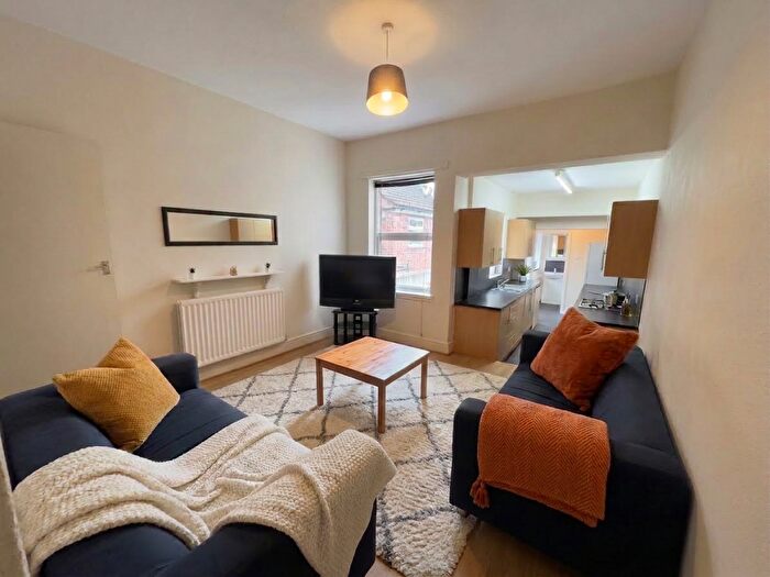 4 Bedroom House To Rent In Croydon Road - Bed, Selly Oak, West Midlands, B29