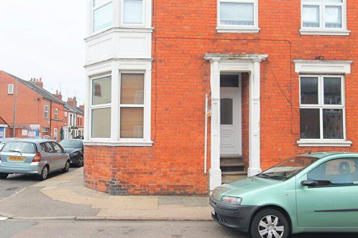 3 Bedroom Apartment To Rent In Stimpson Avenue, Northampton, NN1