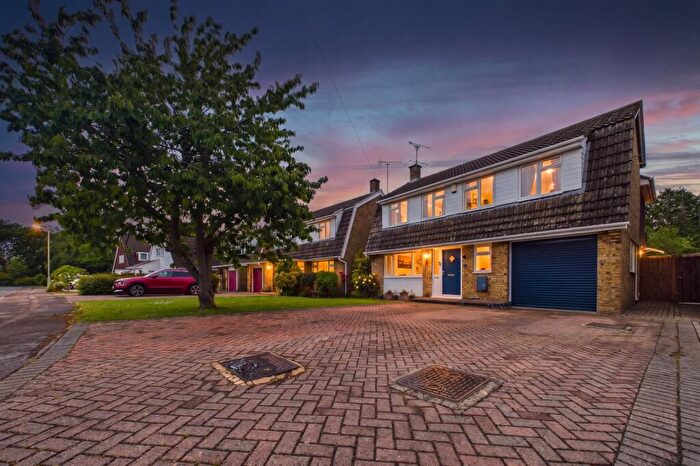 4 Bedroom Detached House For Sale In Pheasant Close, Winnersh, Wokingham, Berkshire, RG41