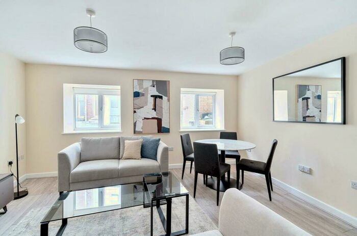 2 Bedroom Apartment To Rent In Cheltenham House, Clare Street, Bristol, BS1