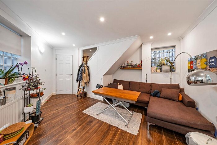 3 Bedroom Property To Rent In Windrose Close, Rotherhithe, SE16