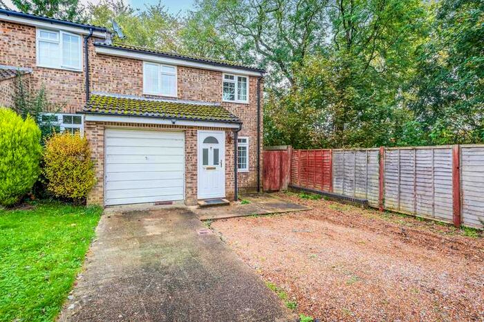 3 Bedroom End Of Terrace House To Rent In Ridgehurst Drive, Horsham, RH12