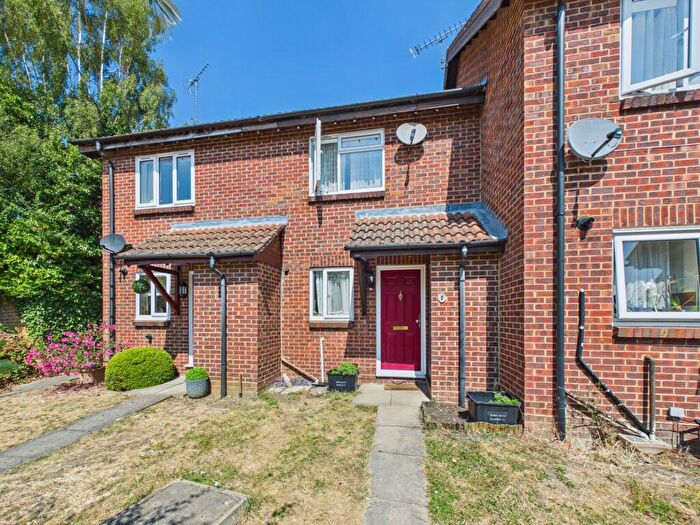 2 Bedroom Terraced House For Sale In Chicory Close, Earley, RG6