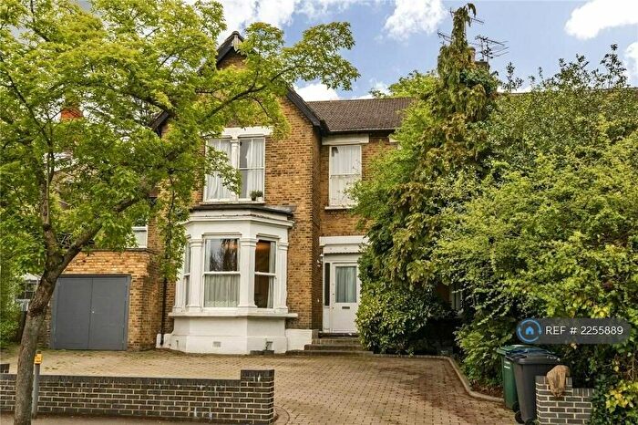 1 Bedroom Flat To Rent In Holden Road, London, N12