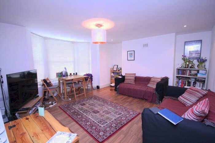 2 Bedroom Flat To Rent In Hanley Road, Finsbury Park, N4