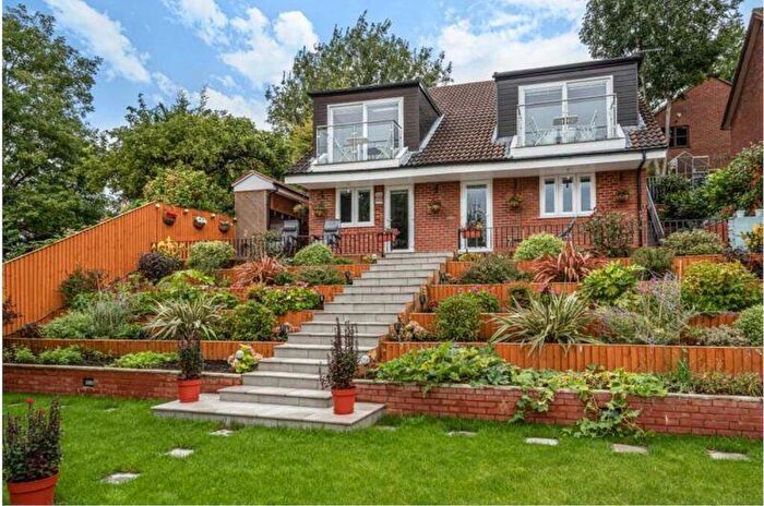 3 Bedroom Detached House For Sale In Applewick Lane, High Wycombe, HP12