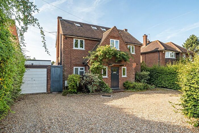 5 Bedroom Detached House For Sale In Oaken Grove, Maidenhead, SL6