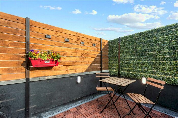 3 Bedroom Apartment To Rent In Voss Street, London, E2