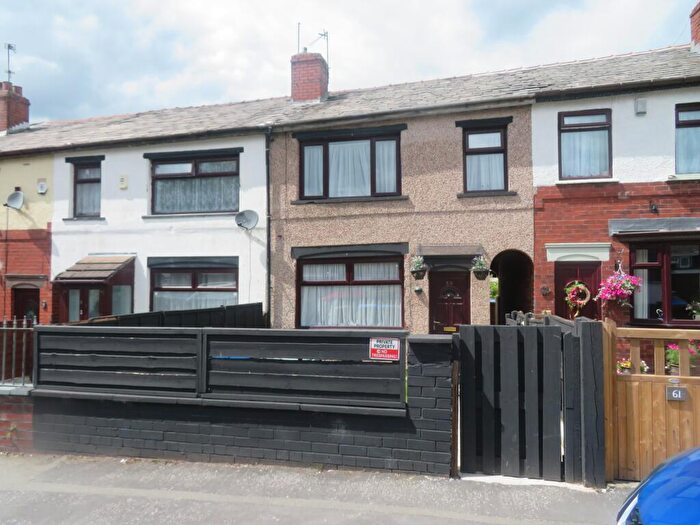 3 Bedroom Town House To Rent In Rhodes Street, Smallbridge, OL12