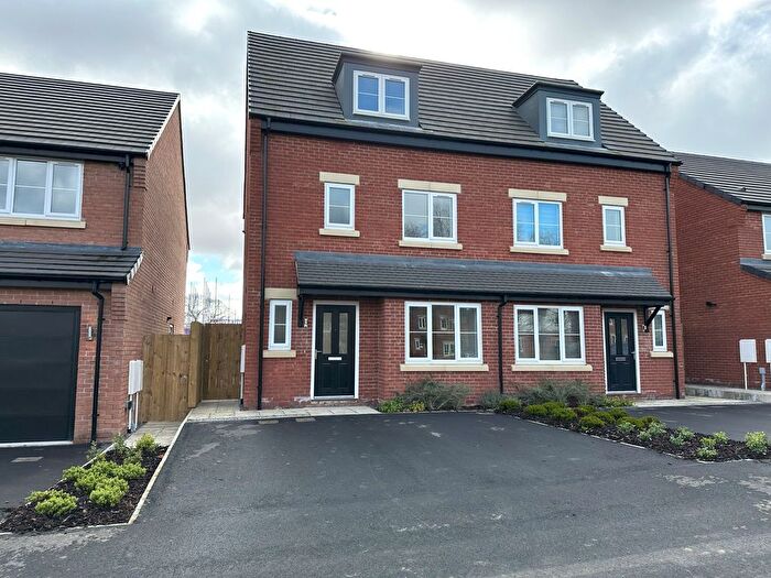 3 Bedroom Semi-Detached House For Sale In South Ella Way, Hull, HU10