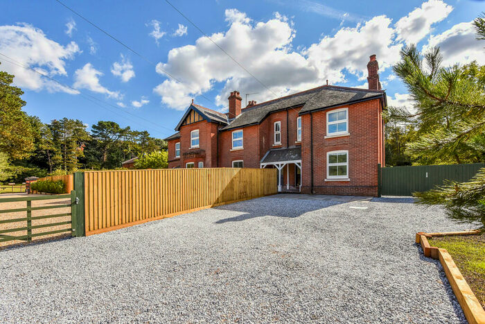 3 Bedroom End Of Terrace House To Rent In Water Works Cottages, Wickham Road (), A32