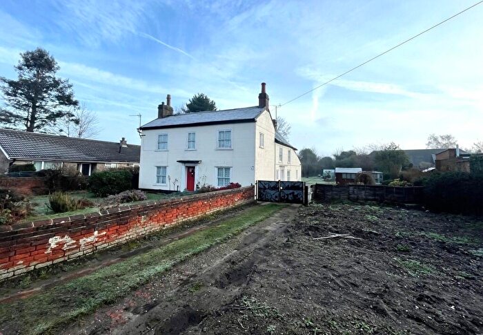 3 Bedroom Detached House For Sale In Nayland Road, Mile End, Colchester, CO4