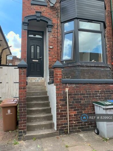 5 Bedroom End Of Terrace House To Rent In Sackville Street, Stoke-On-Trent, ST4