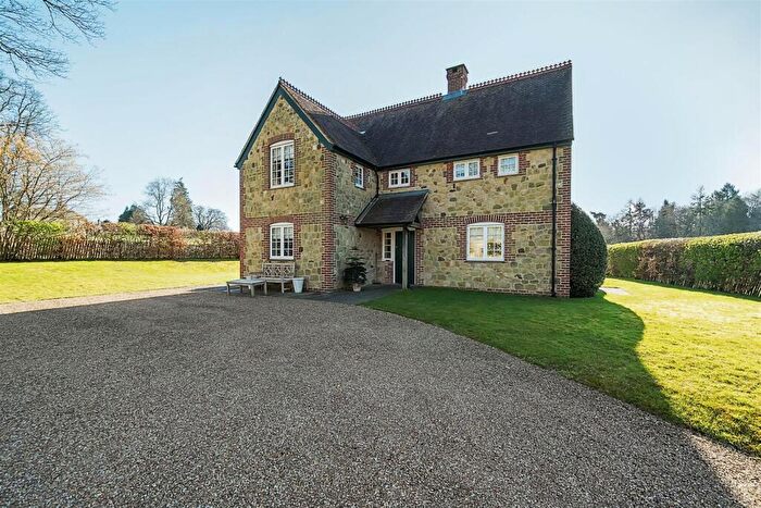 4 Bedroom Detached House To Rent In Foley Estate, Liphook, GU30