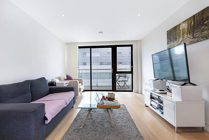 2 Bedroom Flat To Rent In Kensington Apartments, Citiscape, Commercial Street, E1