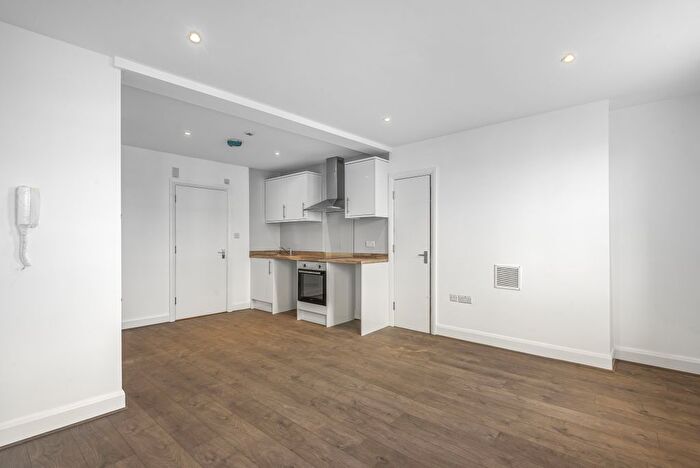 Studio To Rent In New Cross Road, London, SE14